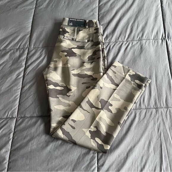 Banana Republic "Ryan" Mid Rise Slim Fit Camo Pants Size 4 NWT! - Picture 1 of 8